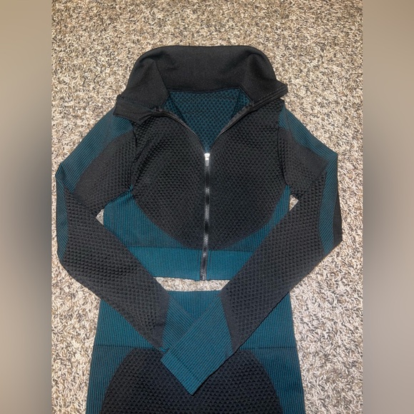 Athletic Two-Piece Set - Picture 4 of 5